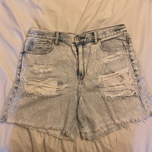 American Eagle High Rise Mom Short